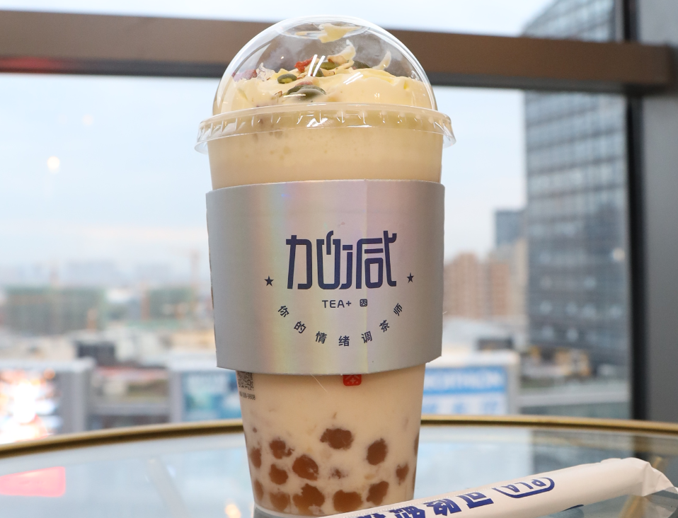 龙8头号玩家茶饮：新茶饮赛道内卷严重，创新才是出路